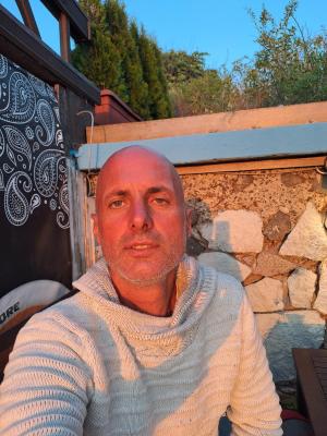 Dimo, 48 yrs.old from DUSSELDORF, Germany