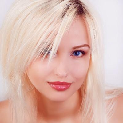 Elena, 33 yrs.old from Eastern Europe