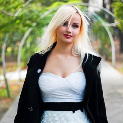 Elena, 33 yrs.old from Eastern Europe