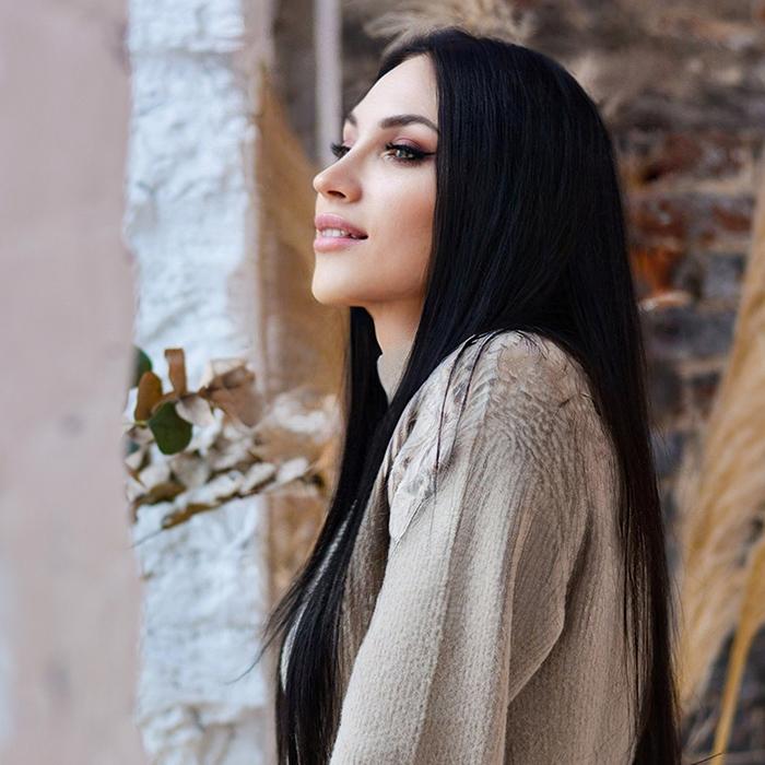 Elena, 33 yrs.old from Eastern Europe
