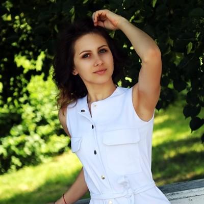 Elena, 30 yrs.old from Khmelnytskyi, Ukraine