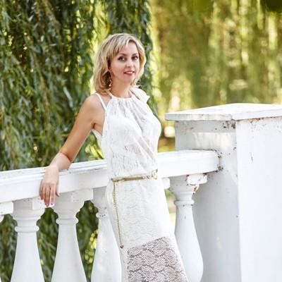 Alla, 45 yrs.old from Khmelnytskyi, Ukraine
