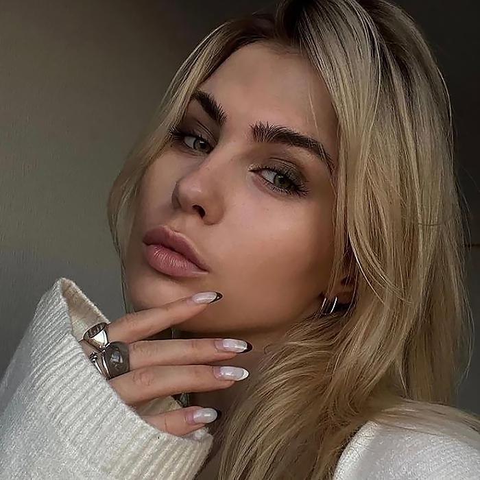 Alina, 29 yrs.old from Eastern Europe