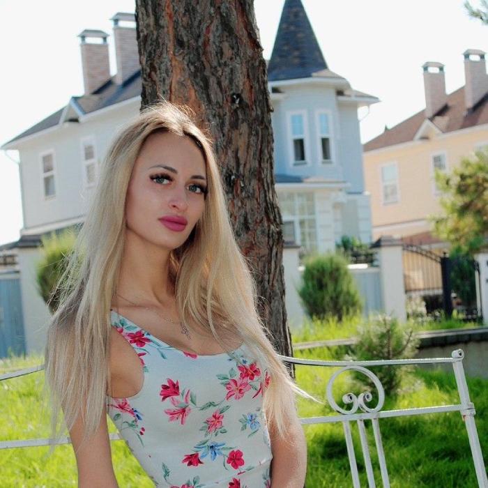 Olga, 28 yrs.old from Eastern Europe