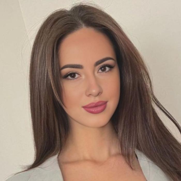 Alina, 23 yrs.old from Eastern Europe Alina, 23 yrs.old from Eastern Europe