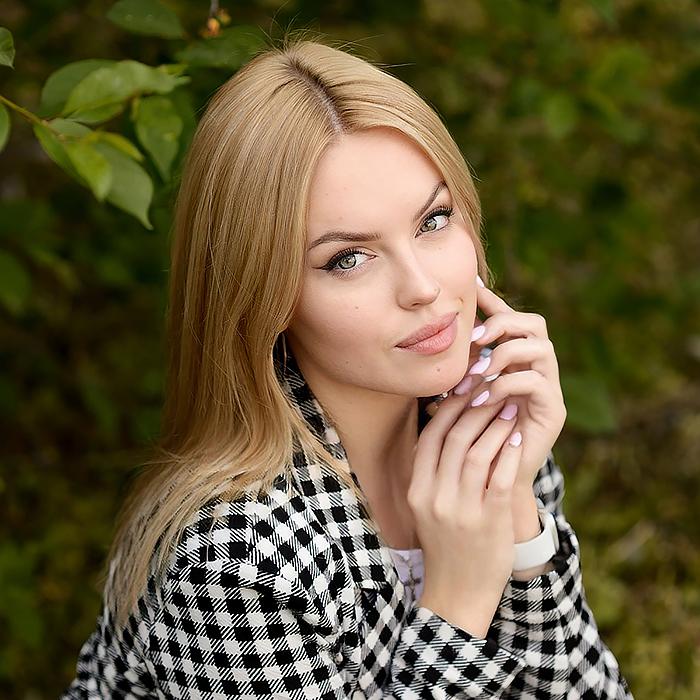 Polina, 23 yrs.old from Eastern Europe