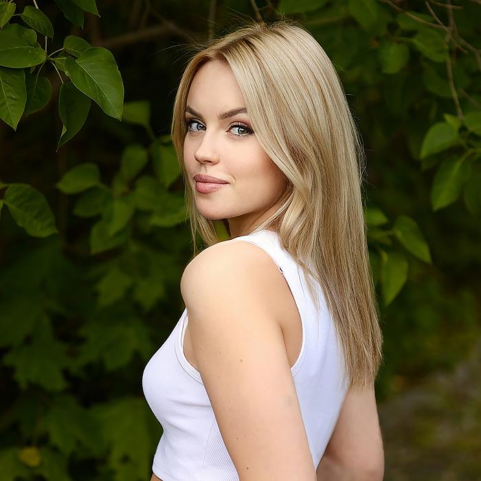 Polina, 23 yrs.old from Eastern Europe