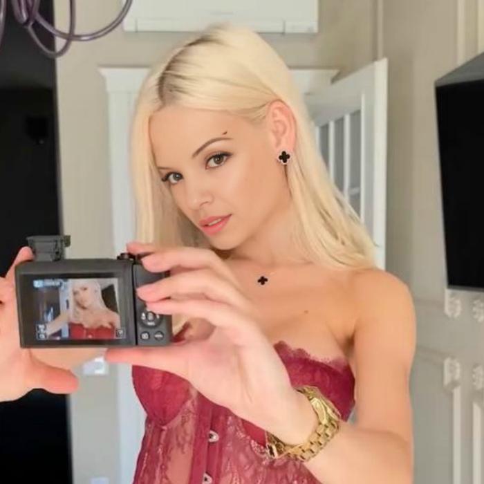 Irina , 40 yrs.old from Eastern Europe Irina , 40 yrs.old from Eastern Europe