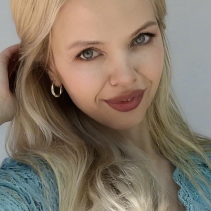 Irina , 40 yrs.old from Eastern Europe
