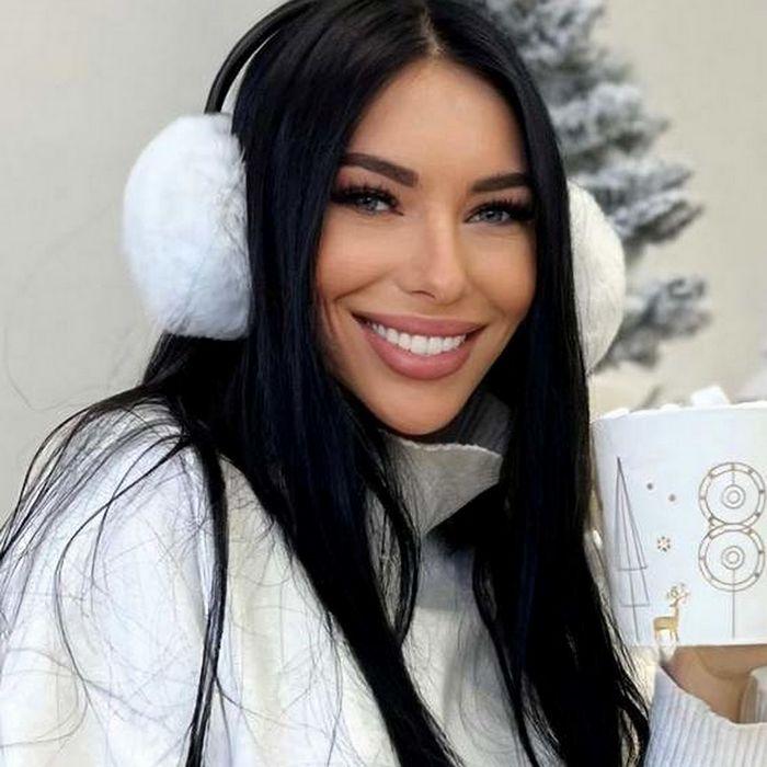 Adelya, 28 yrs.old from Eastern Europe