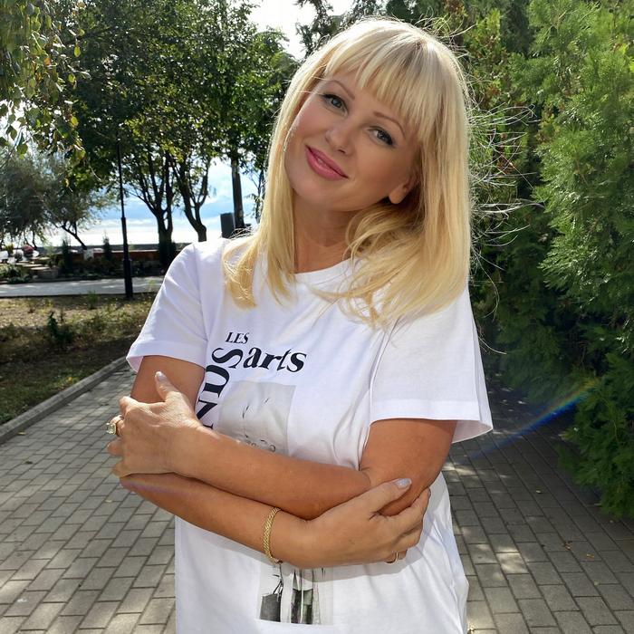 Elena, 60 yrs.old from Berdyansk, Ukraine