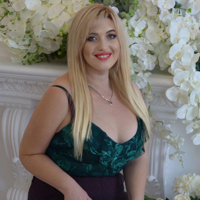 Oksana, 46 yrs.old from Chuhuev, Ukraine