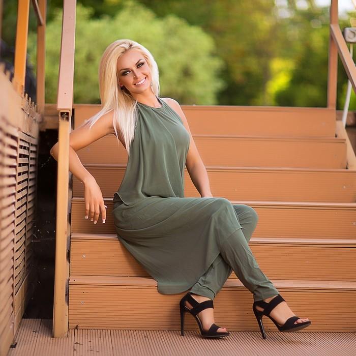 Olesya, 40 yrs.old from Dnepr, Ukraine