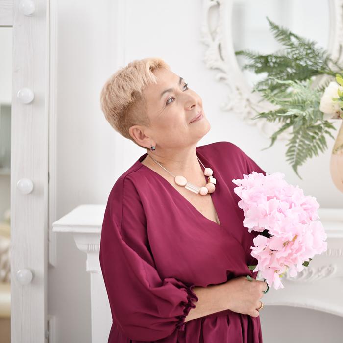 Albina, 60 yrs.old from Eastern Europe