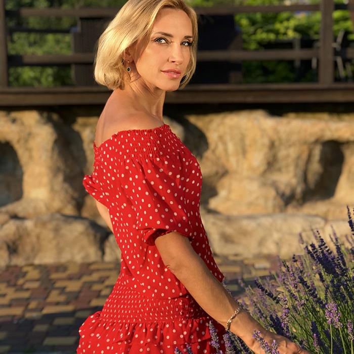 Elena, 50 yrs.old from Eastern Europe