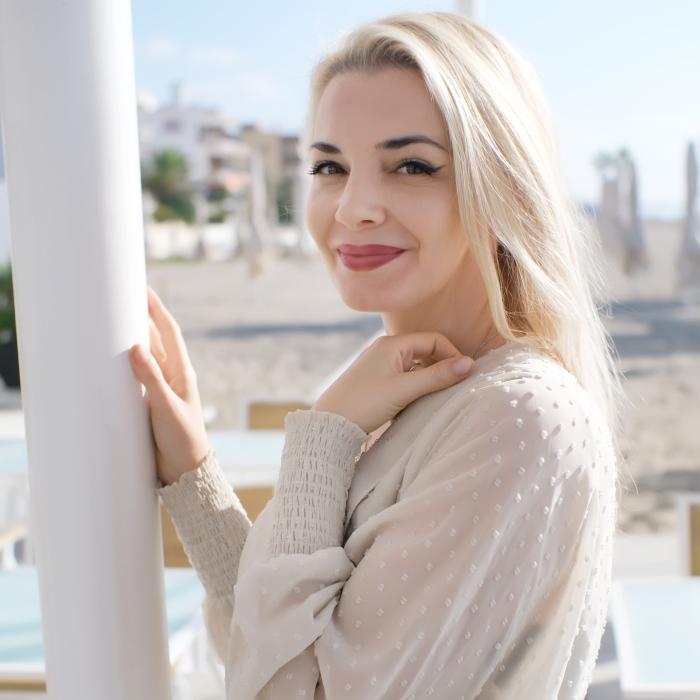 Marina, 41 yrs.old from Segur de Calafell, Spain