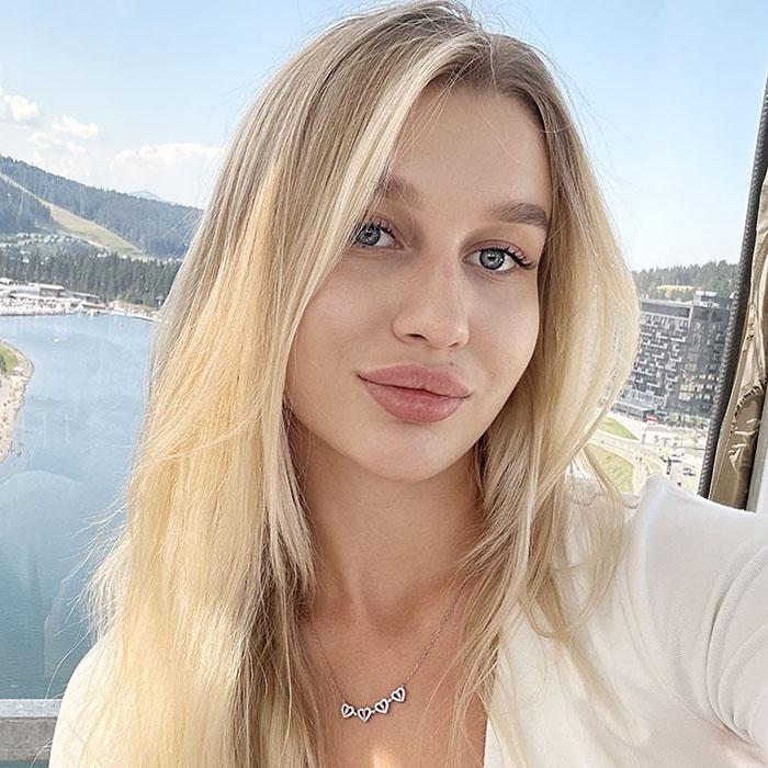 Anastasiia 