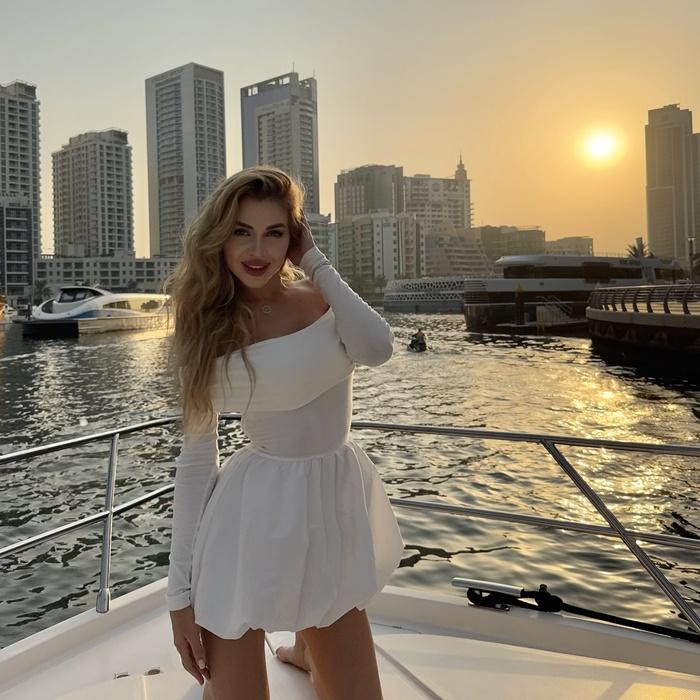 Elena, 22 yrs.old from Kharkov, Ukraine