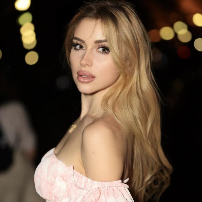 Elena, 21 yrs.old from Kharkov, Ukraine