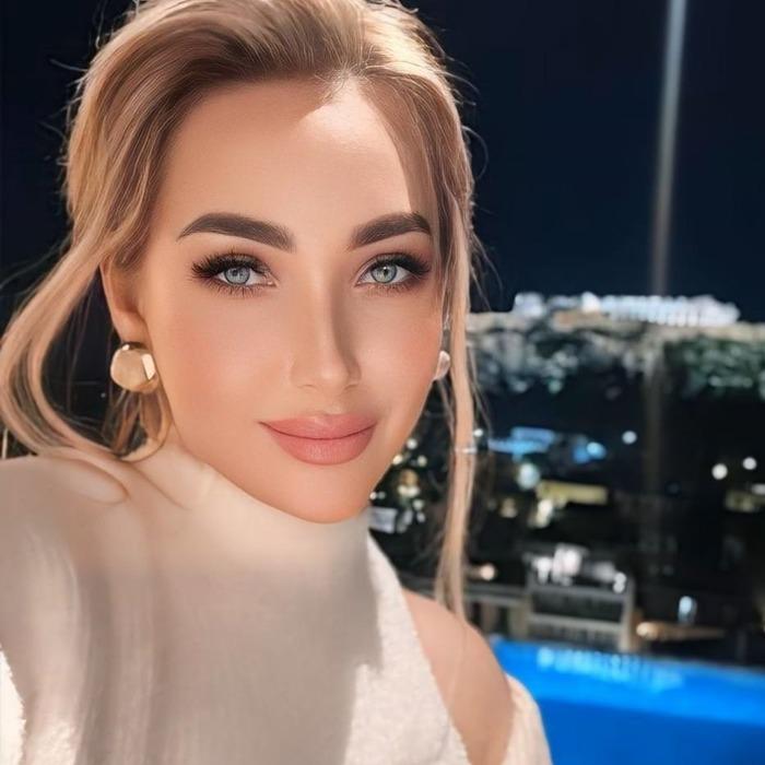 Irina, 35 yrs.old from Milan, Italy
