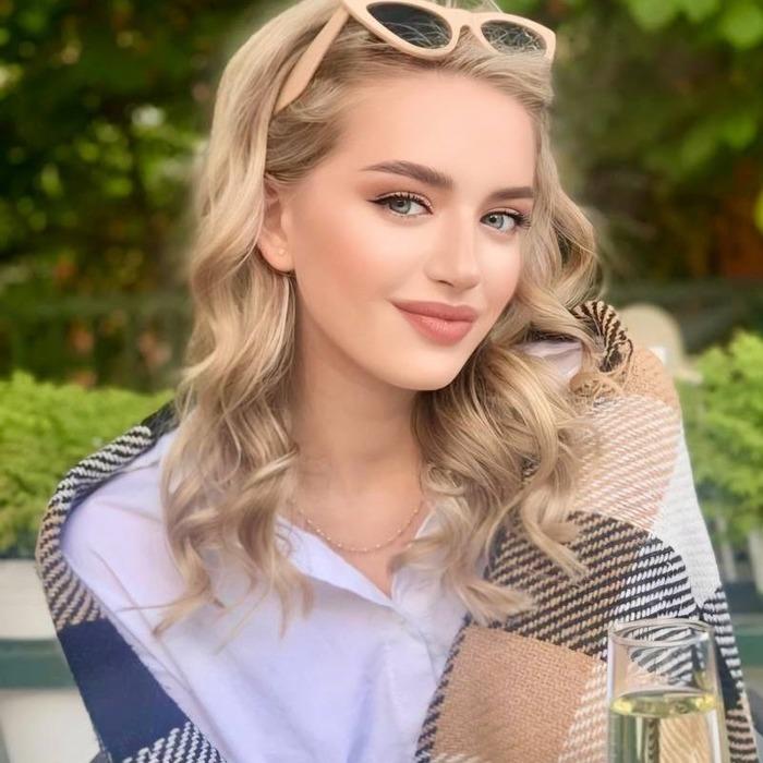 Yana, 22 yrs.old from Kyiv, Ukraine