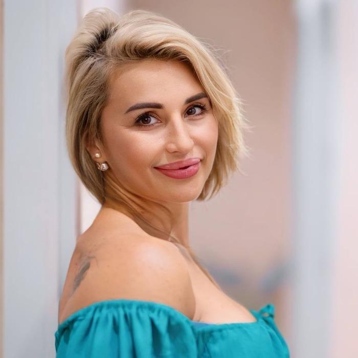 Elena, 51 yrs.old from Dubai, United Arab Emirates