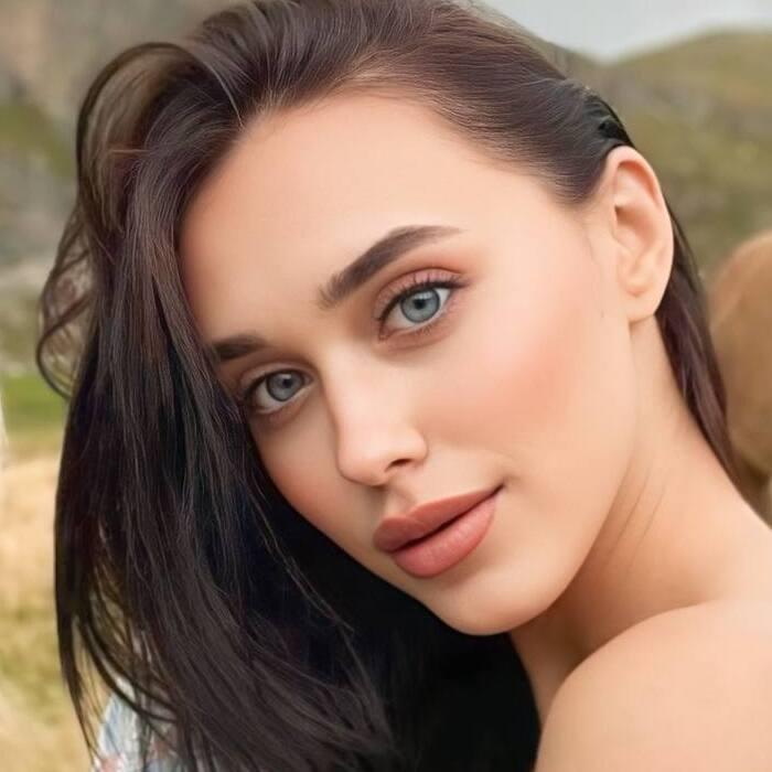 Adelina, 22 yrs.old from Texas, United States