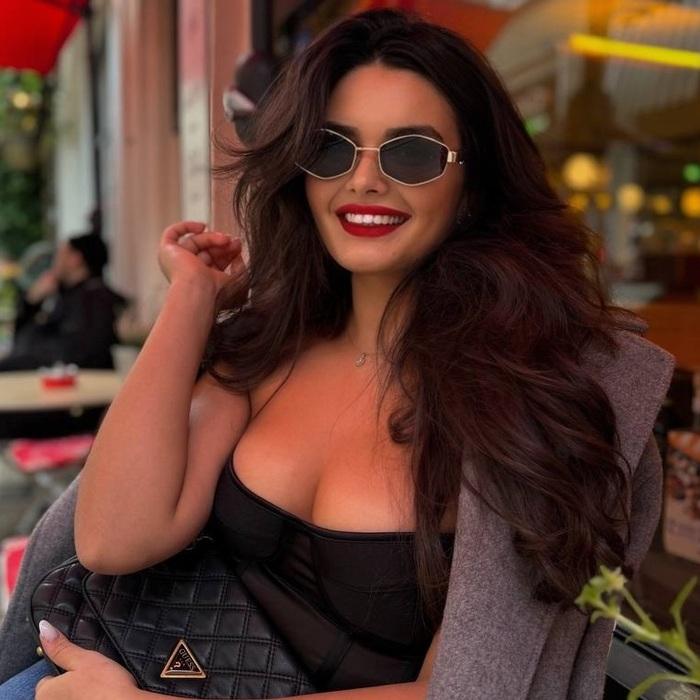 Anna, 24 yrs.old from Hague, Nepal