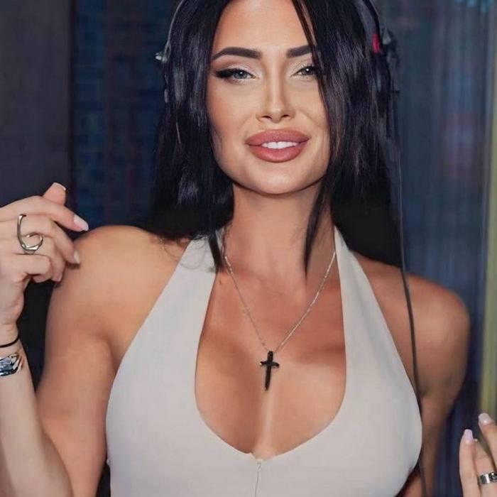 Julia, 35 yrs.old from Strasbourg, France