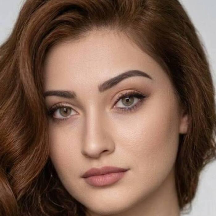Alina, 29 yrs.old from Eastern Europe