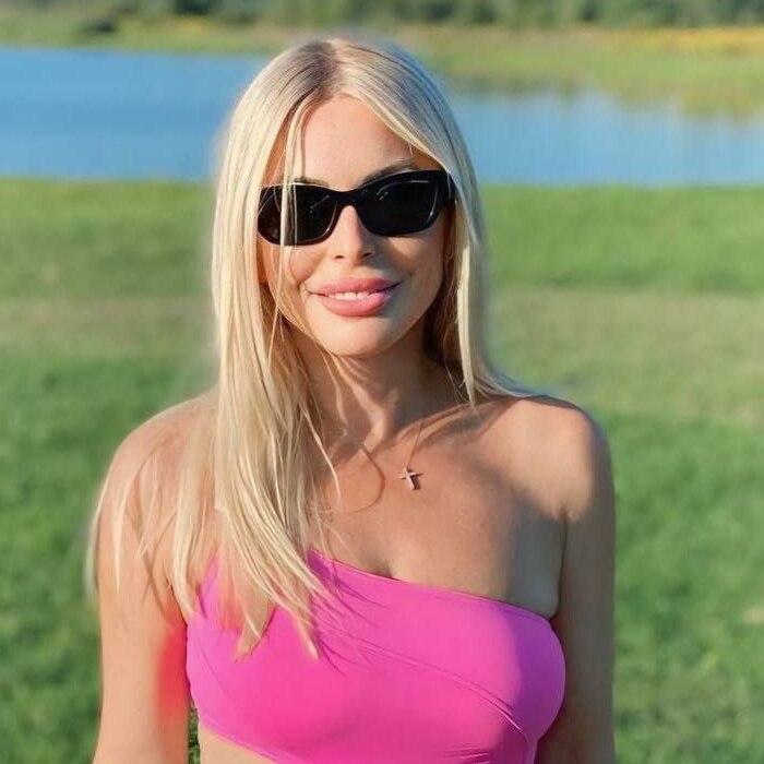 Viktoria, 45 yrs.old from Cannes, France