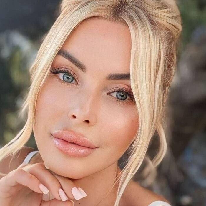 Viktoria, 45 yrs.old from Cannes, France