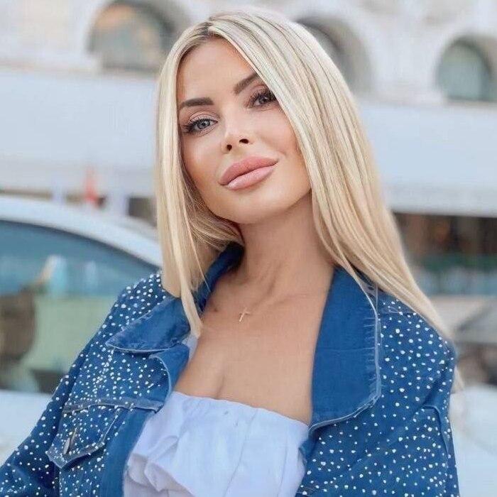 Viktoria, 45 yrs.old from Cannes, France