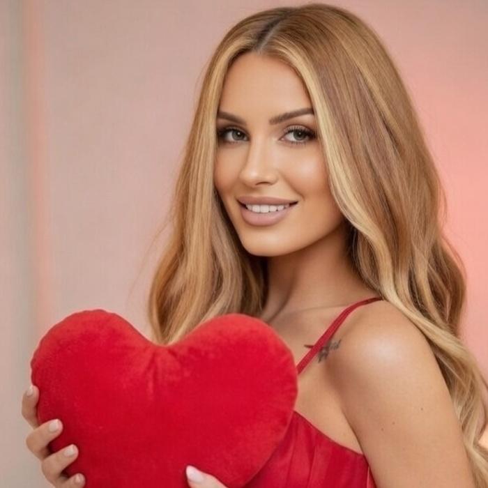 Isabella, 26 yrs.old from Balneário Camboriú, Brazil