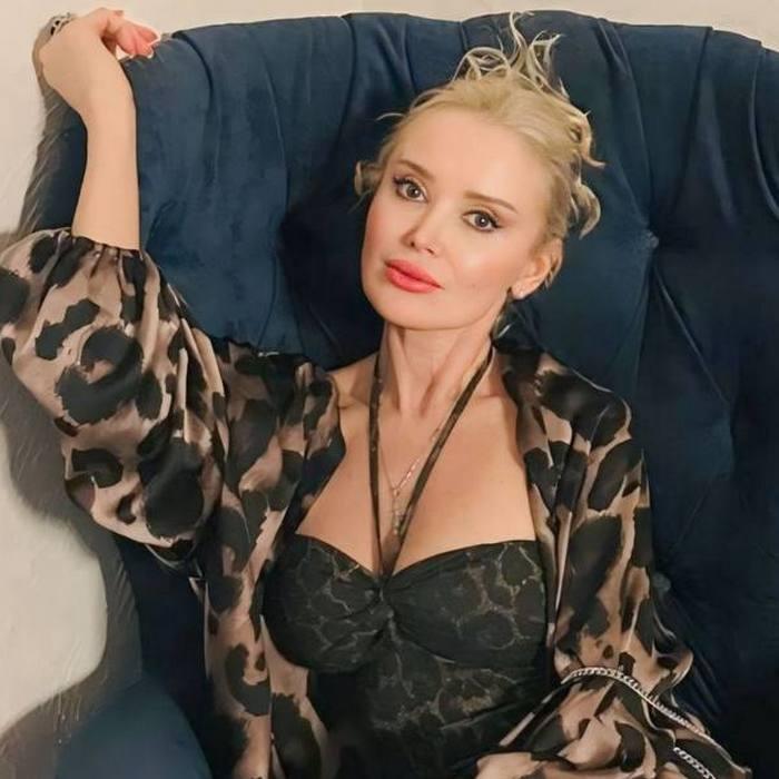 Viktoria, 50 yrs.old from Chalon, France