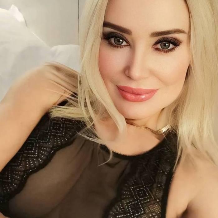 Viktoria, 50 yrs.old from Chalon, France