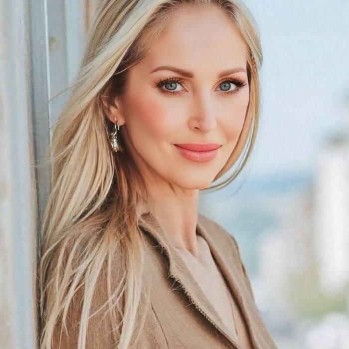 Claudia, 48 yrs.old from Plata, Spain