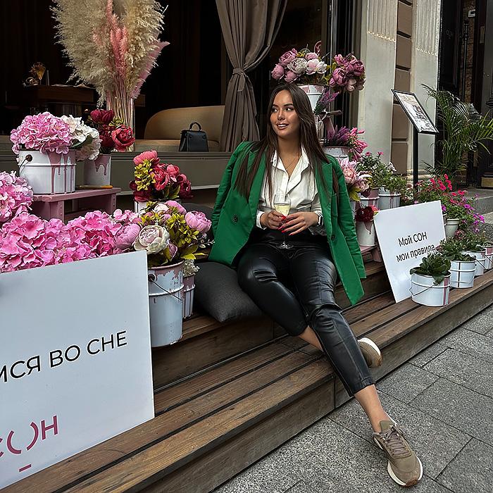 Alina, 27 yrs.old from Eastern Europe Alina, 27 yrs.old from Eastern Europe