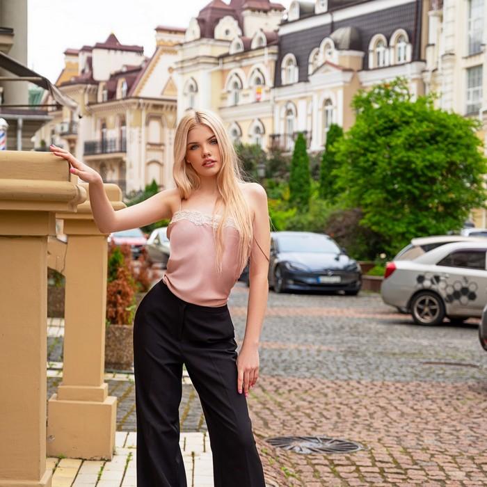 Anna, 18 yrs.old from Kyiv, Ukraine