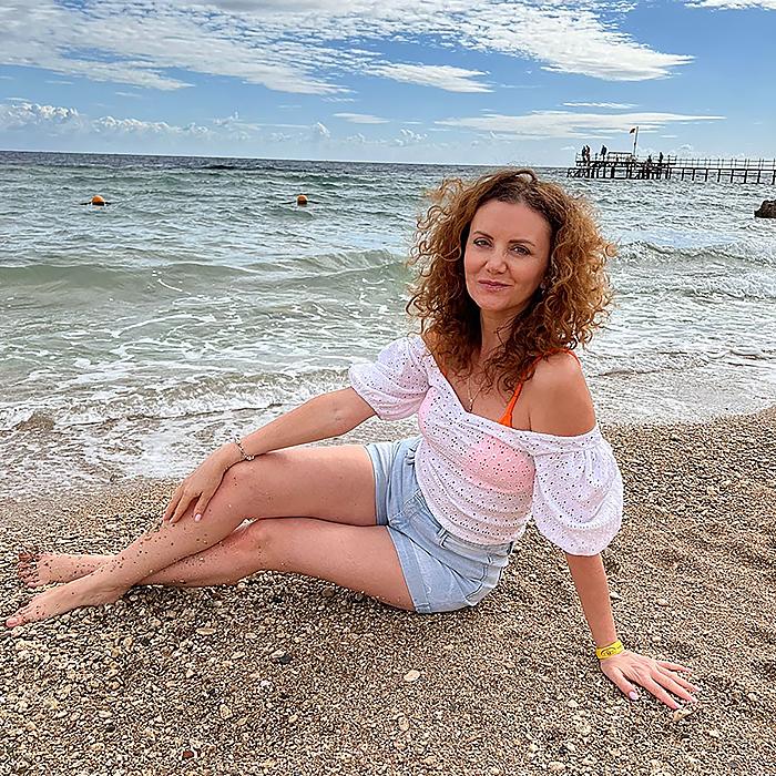 Elena, 53 yrs.old from Eastern Europe